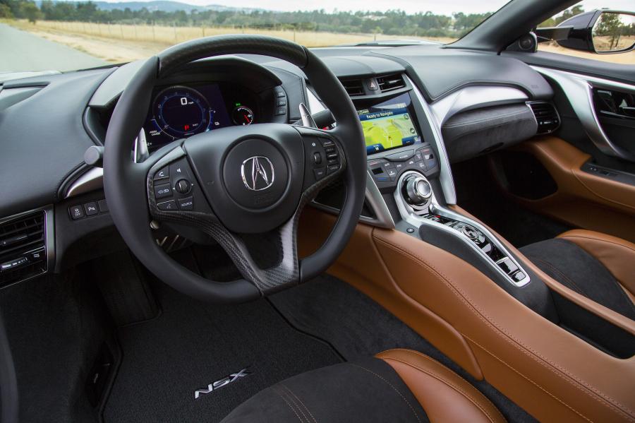 Интерьер Acura NSX 2016 года  (NA) (фото 192 из 286)